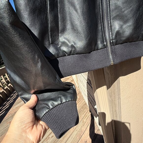 NWT True Religion Vegan Leather Cropped Bomber Jacket - Picture 9 of 14